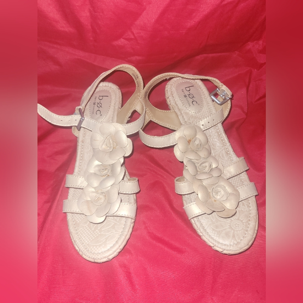 Womens Size 7M BOC Sandals Floral
